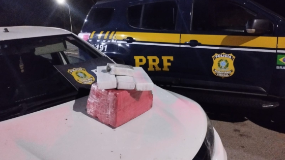 PRF apreende 11 quilos de maconha durante fiscalização na BR-262 em Araxá